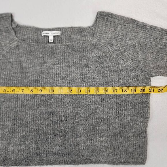 Express x Olivia Culpo Gray Ribbed Knit Cropped Sweater Size Large NWT - Picture 4 of 7